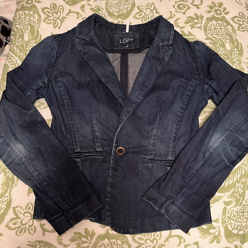 Ann Taylor The Loft size 4  Denim jacket dark blue